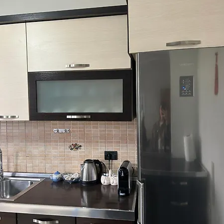 Bordeaux Vila Rrashbull